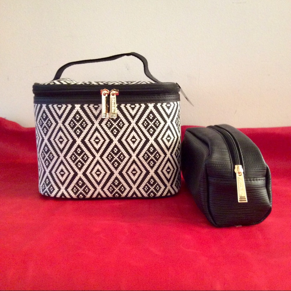 Two piece train case set